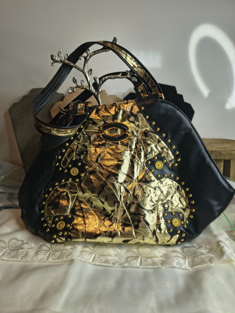 OH H! Ashley Black and Gold Leather Hand Bag